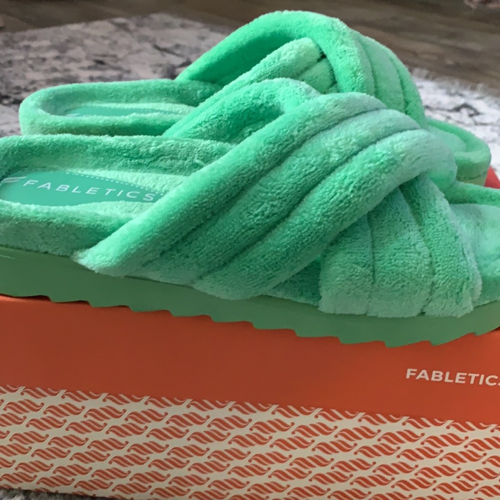Fabletics Slippers - Picture 3 of 7